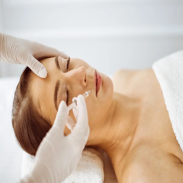 Dermalax chính là sự lựa chọn hoàn hảo để khắc phục khuôn mặt lão hóa Dermalax chính là sự lựa chọn hoàn hảo để khắc phục khuôn mặt lão hóa