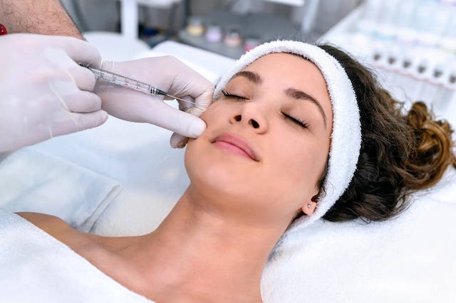 Khả năng tạo hình các đường nét cho gương mặt nhanh chóng, dễ dàng Khả năng tạo hình các đường nét cho gương mặt nhanh chóng, dễ dàng