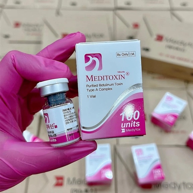 Meditoxin Botox hiện được phân phối chính hãng với giá tốt nhất tại Tổng Kho Filler Hàn Quốc. Meditoxin Botox hiện được phân phối chính hãng với giá tốt nhất tại Tổng Kho Filler Hàn Quốc.